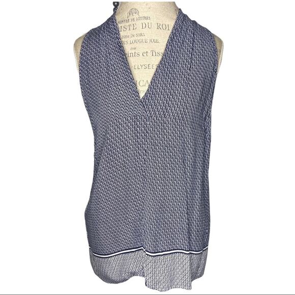 Ava Christine Geometric Print V-Neck Sleeveless Blouse Blue White Size Large - Picture 1 of 9